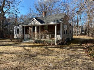 11 Authier Ave, Tisbury, MA 02568