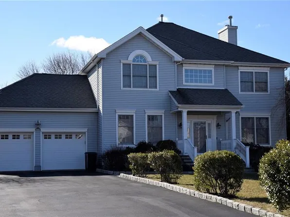 7 Tanna Hill Ct, Baldwin Place, NY 10505