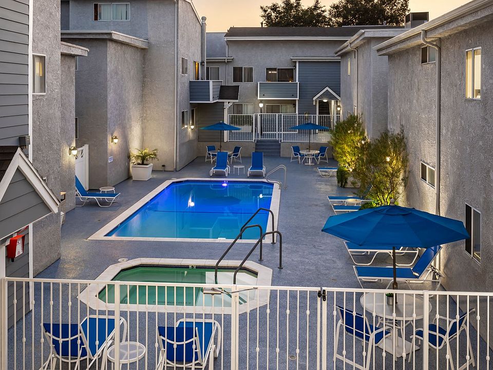 Beautiful Elevated Pool with Umbrellas