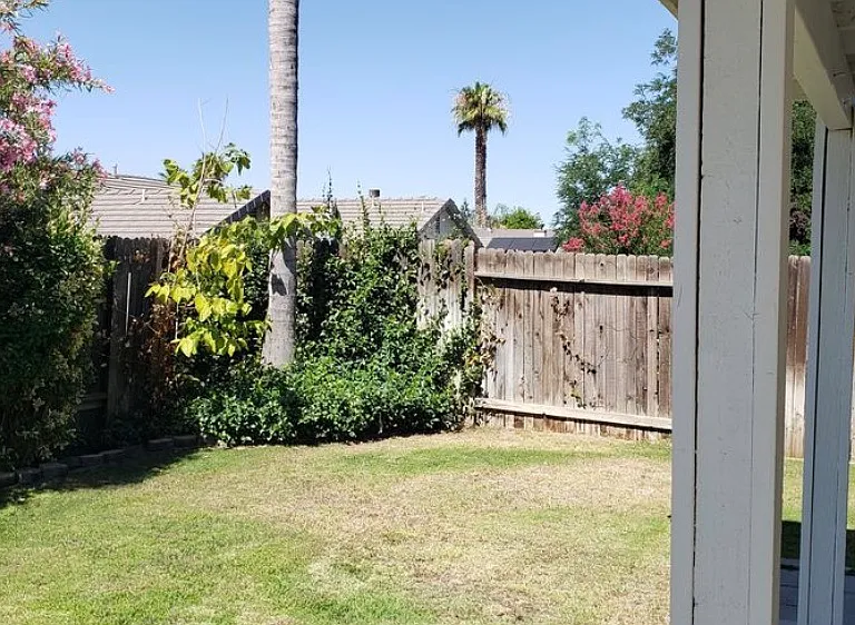 8503 Winlock St — Photo 13