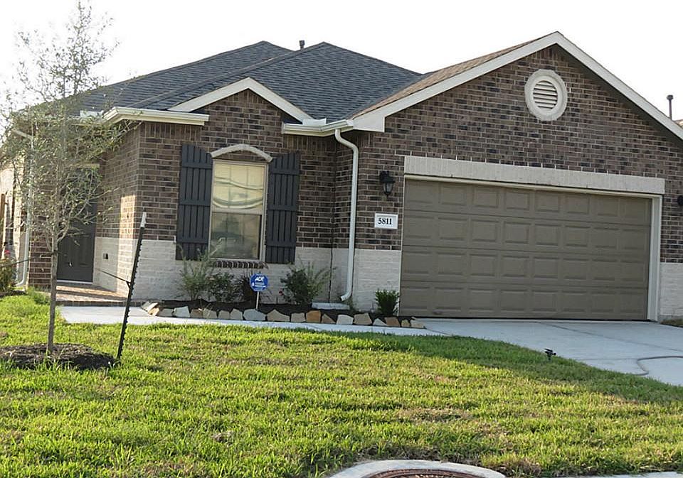 1st image of 5811 Coyote Echo Dr