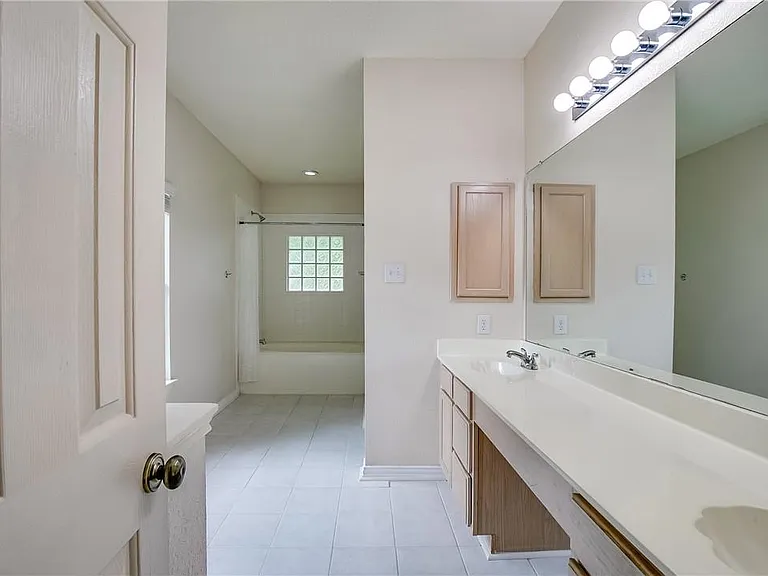 1706 Chino Cv — Photo 18