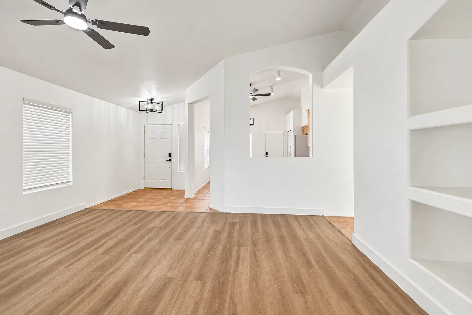 2 bed, 1358 sqft, $1,995 — Photo 4