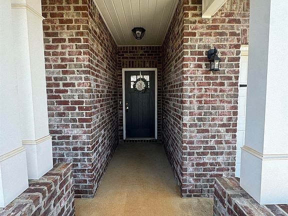 3rd image of 152 Cherry Laurel Dr