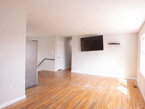 4th image of 6523 Dawnwood Dr