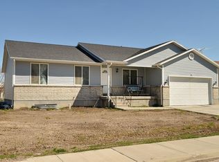 11 Orchard Ln, Grantsville, UT 84029