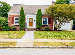 78 Parkside Dr, Warwick, RI 02888