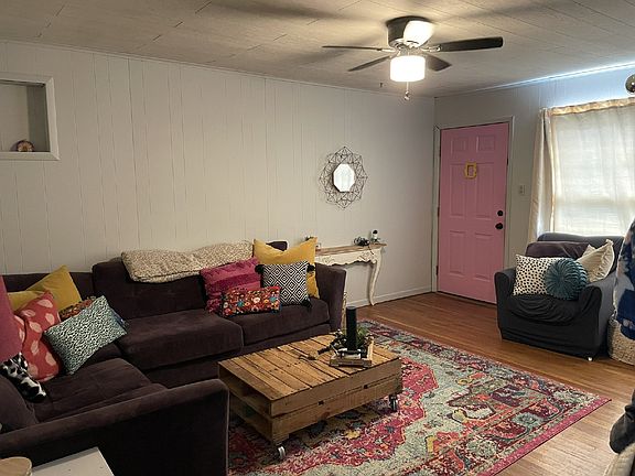 4th image of 1230 N Garfield Ave
