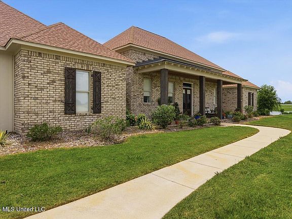 5th image of 109 Hannalea Pl