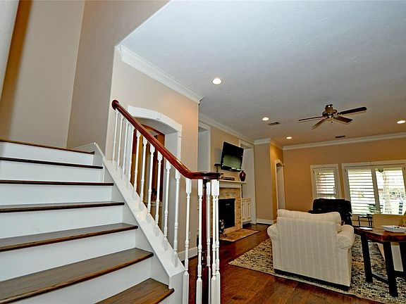 5th image of 33126 Tall Oaks Way