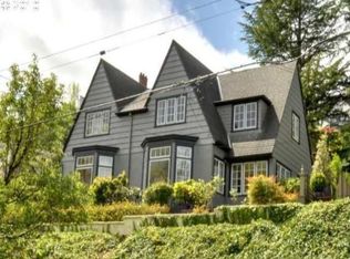 2832 NW Cumberland Rd, Portland, OR 97210