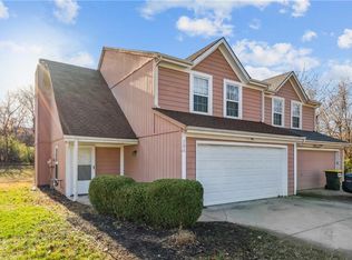 703 NE Swann Cir, Lees Summit, MO 64086