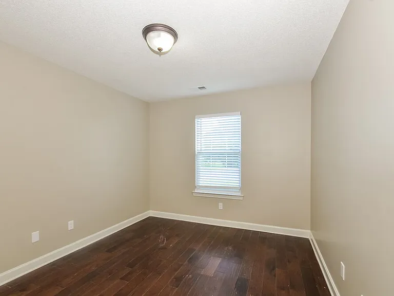 5714 Kingsman Dr — Photo 14
