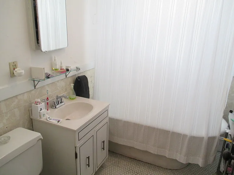81-83 Adamson St #1 — Photo 9