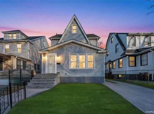 100-35 204th Street, Hollis, NY 11423