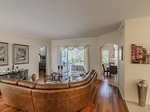 5th image of 8318 Old Town Dr