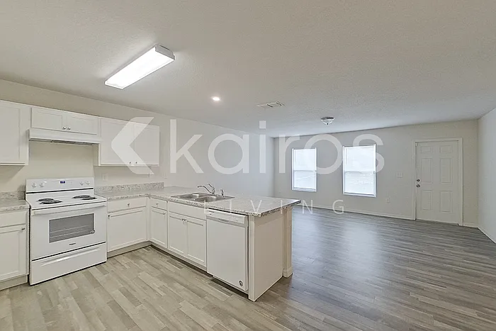 10117 Elgin Blvd — Photo 5