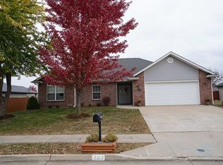 201 Jackal Dr, Columbia, MO 65202