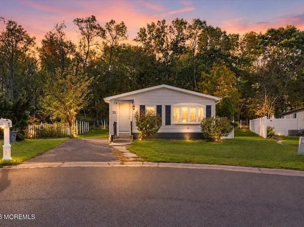 72 Deer Way, Englishtown, NJ 07726