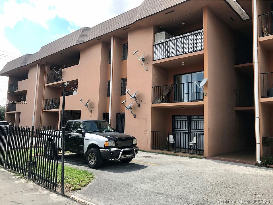 1st image of 1471 W 43rd Pl APT 203