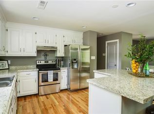 10180 W Huguenot Rd, Richmond, VA 23235