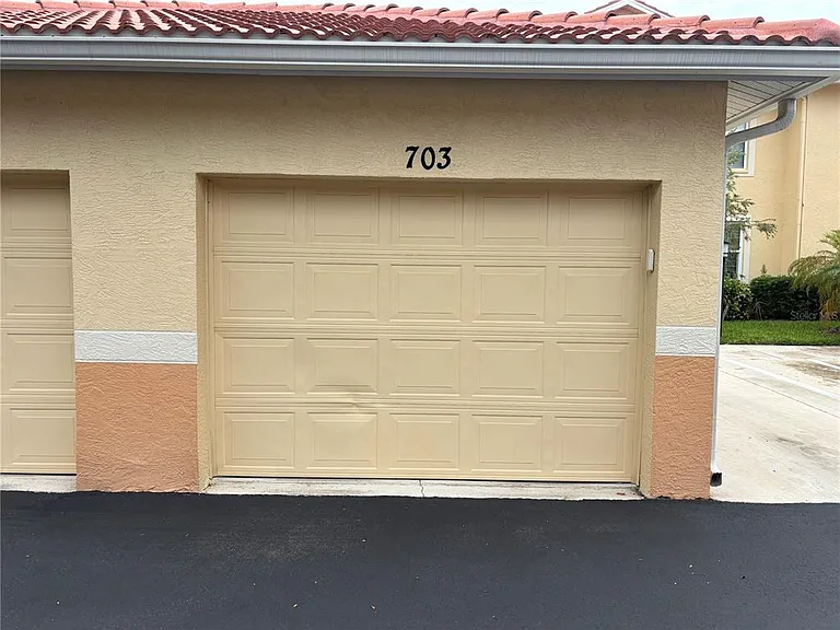 703 Casa Del Lago Way #703 — Photo 26