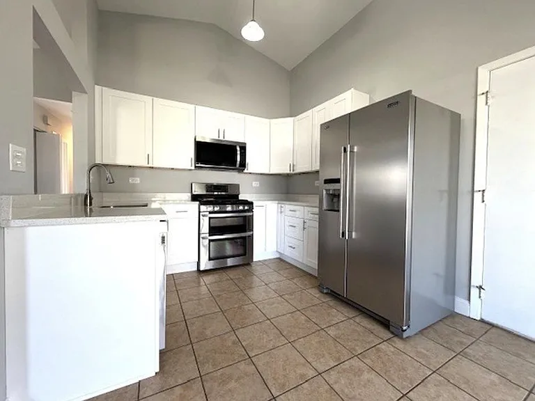 346 Danbury Dr — Photo 6