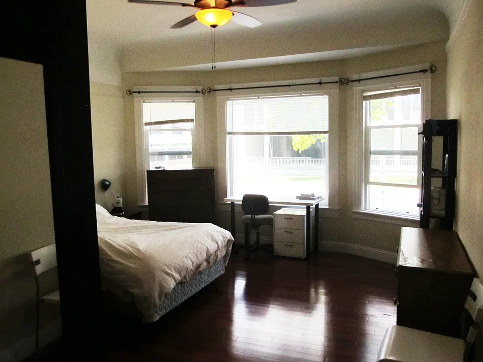 BEDROOM 2a