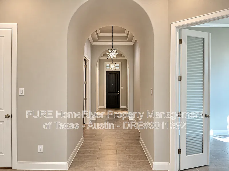 4 bed, 3.0 bath, 3036 sqft, $3,600 — Photo 4
