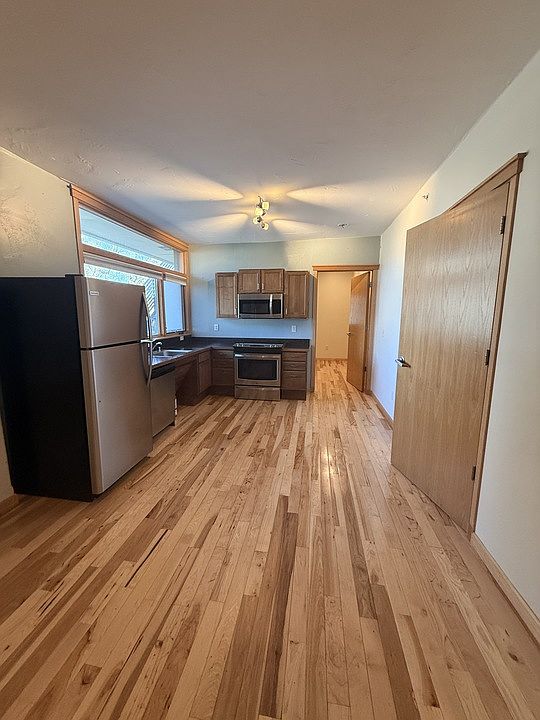 1st image of 601 Robin Ln #104