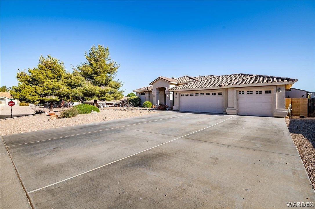 2644 Running Iron Loop, Kingman, AZ 86401 | Zillow