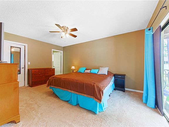 5th image of 312 S Lake Mariam Dr