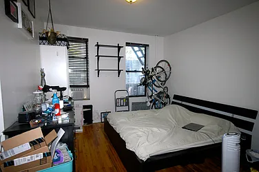 Rented by Realty Advisors Group