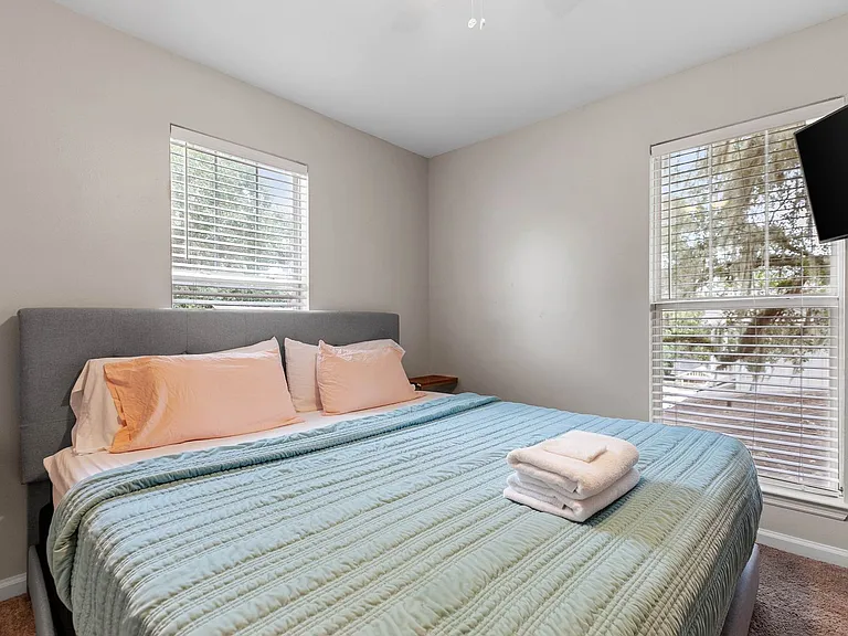 1235 N. Bronough Street — Photo 34