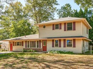 231 Theresa Rd, Bellingham, MA 02019