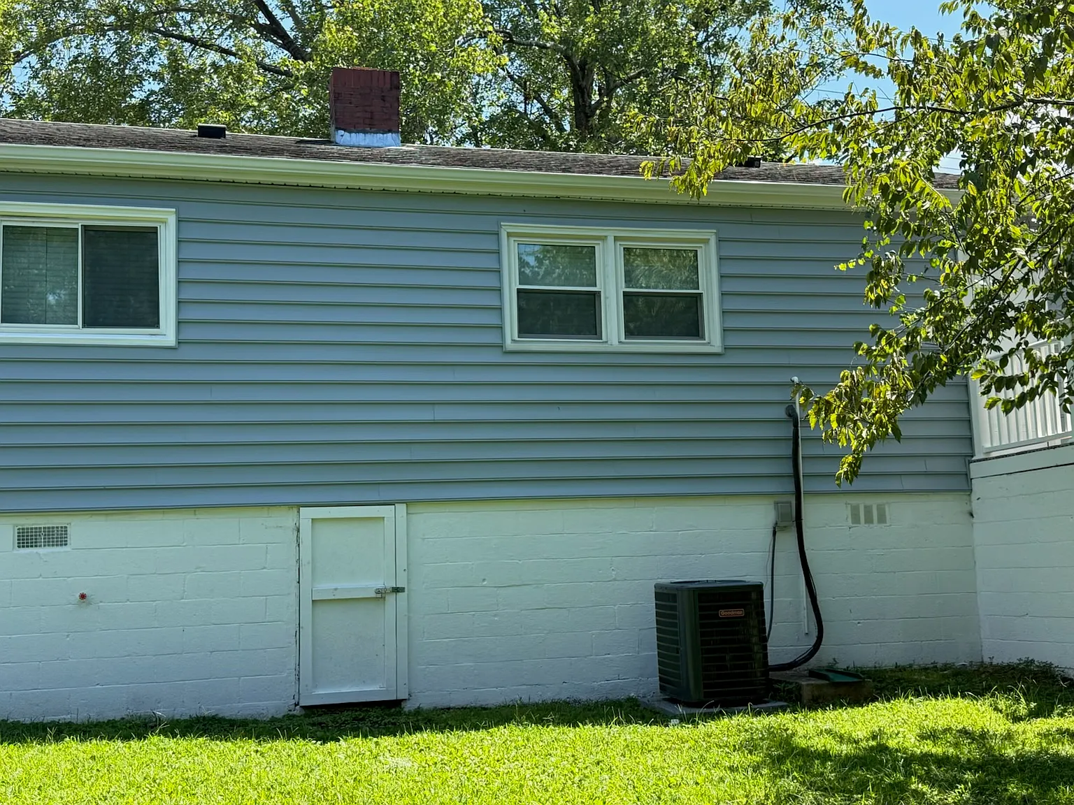 3 bed, 864 sqft, $1,800 — Photo 2