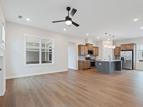 5th image of 310 Oak Haven Cir