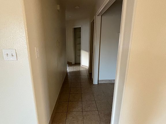 5th image of 8016 Vista Tijeras Ln SW