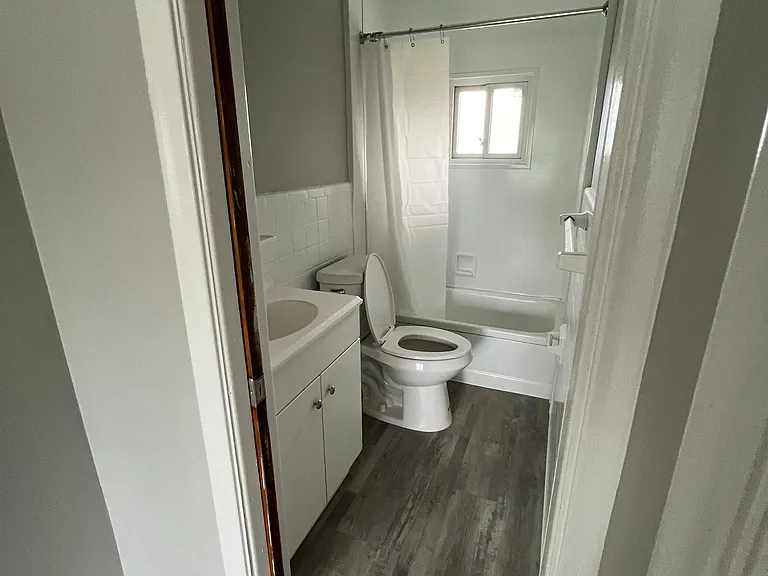 8200 Woodland Shore Dr #4 — Photo 5