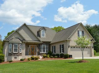 1806 Grove Pines Ct, Kernersville, NC 27284
