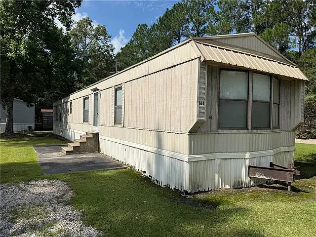 3 bed, 2.0 bath, 1200 sqft, $950 — Photo 1