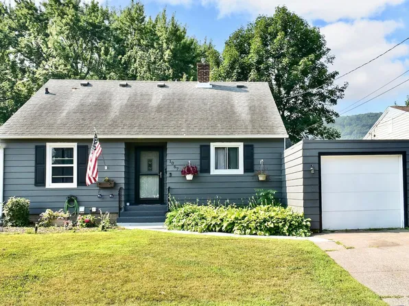 1067 Gilmore Ave, Winona, MN 55987