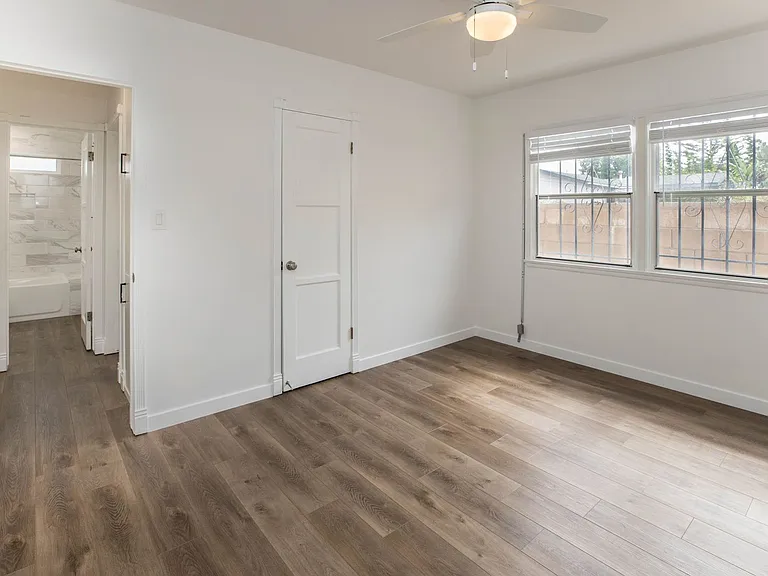 740 Flower Ave #742 — Photo 10