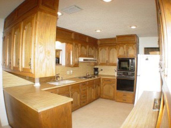 3rd image of 8701 Heather Ln