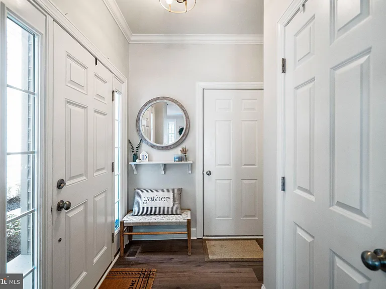 6 New Village Greene Dr — Photo 4