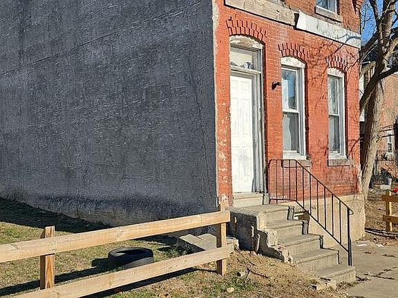 3rd image of 3805 Reno St