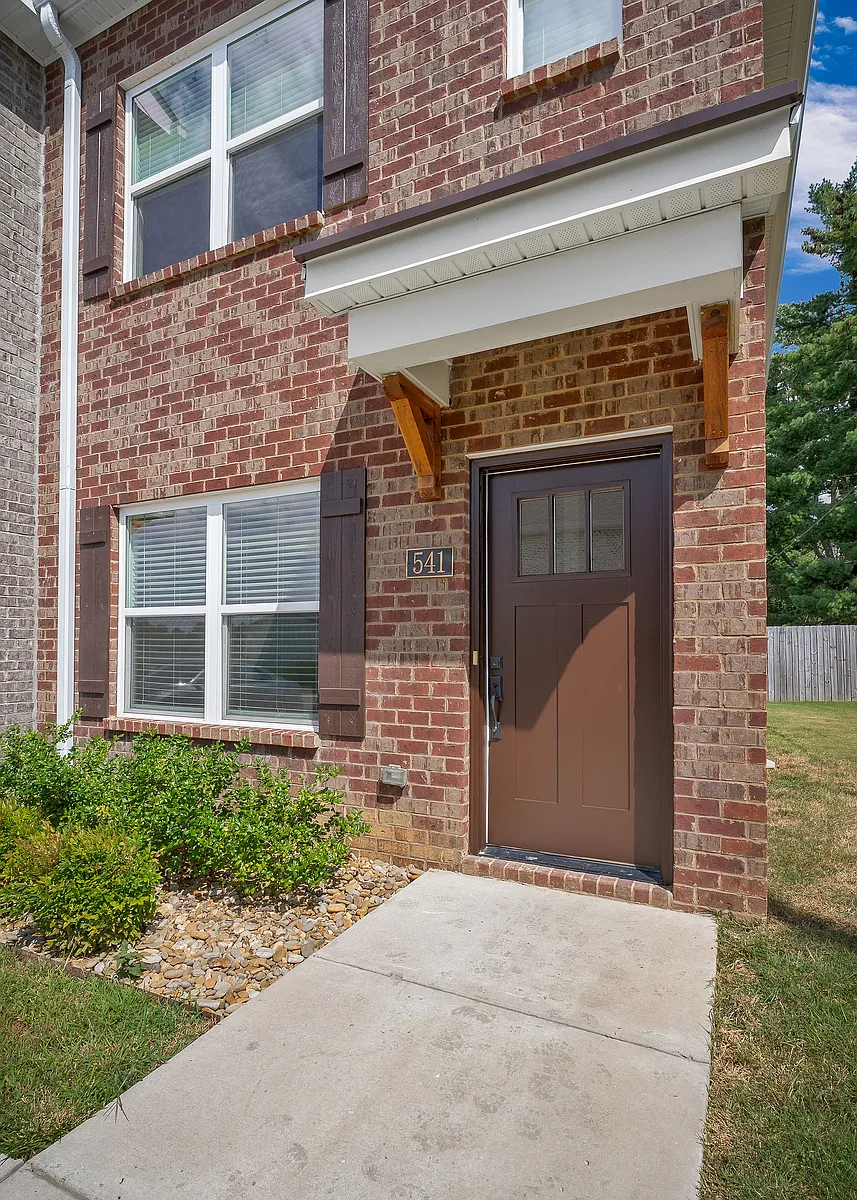 Building Photo - 541 Concord Cir
