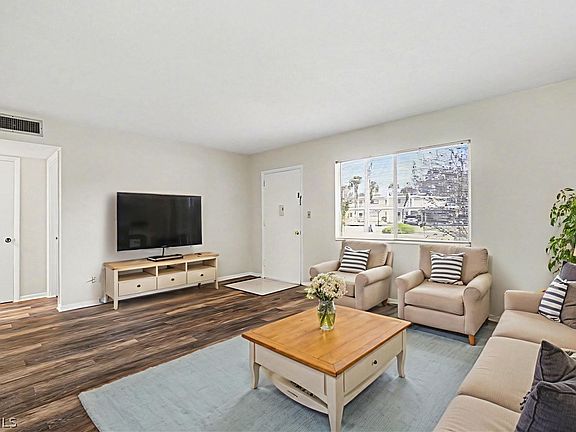 4th image of 349 Joel Blvd APT 101