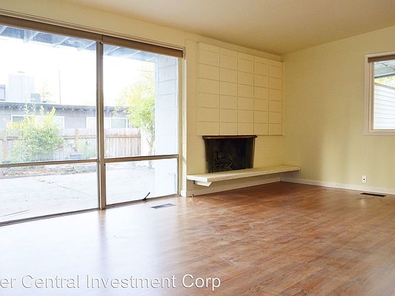 4th image of 1305 145th Ave SE