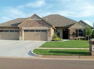 10824 34th St, Yukon, OK 73099
